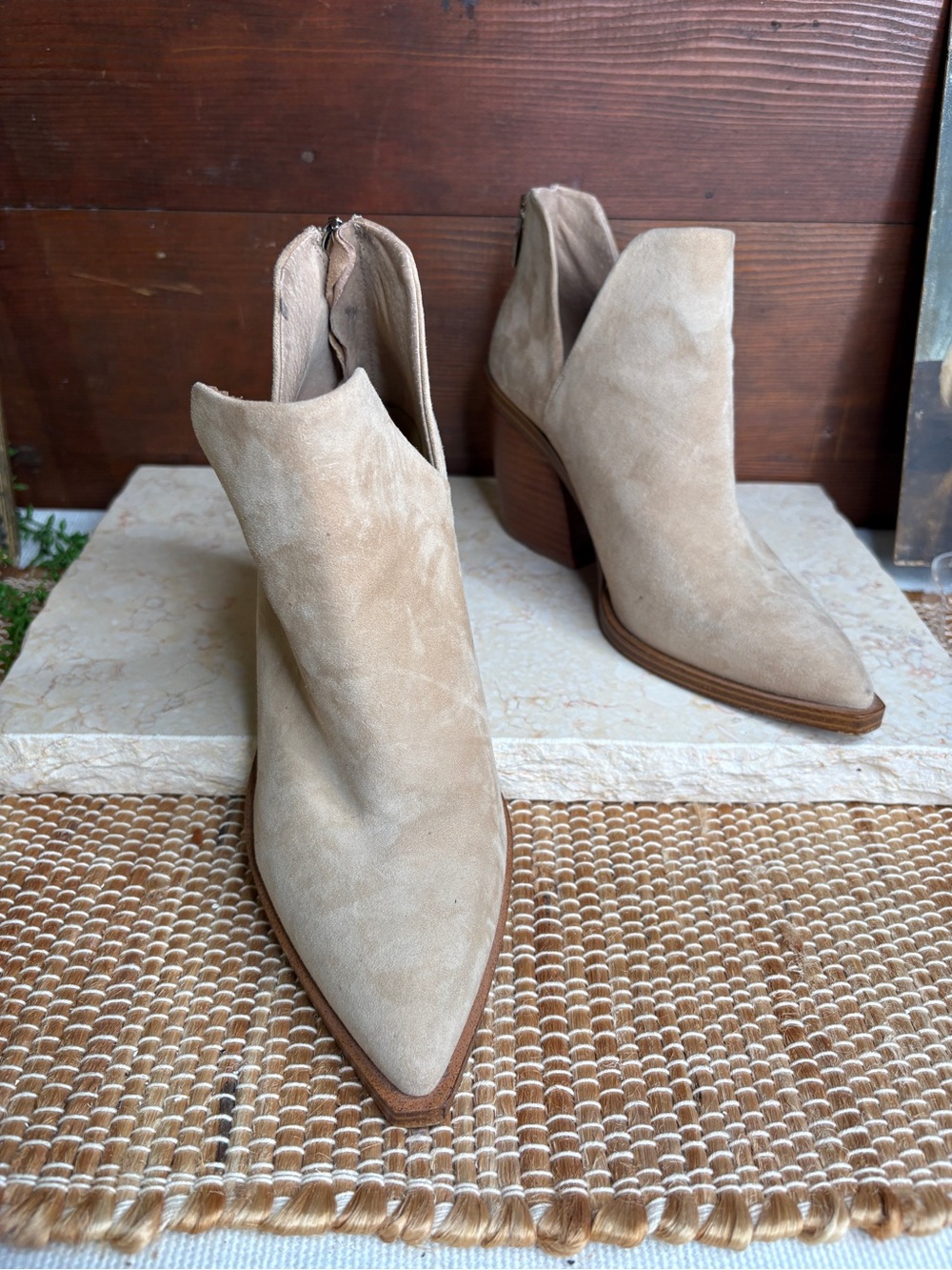 Vince Camuto GIGIETTA Suede Leather Beige Ankle Boots Size 6.5”